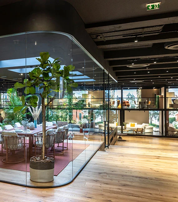 Retail e hospitality — spazi commerciali e ricettivi